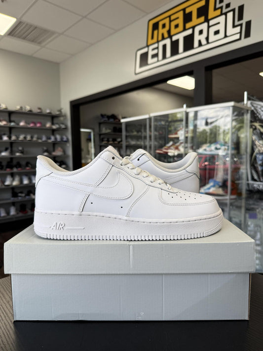Nike Air Force 1 Low "Triple White" Used Size 10