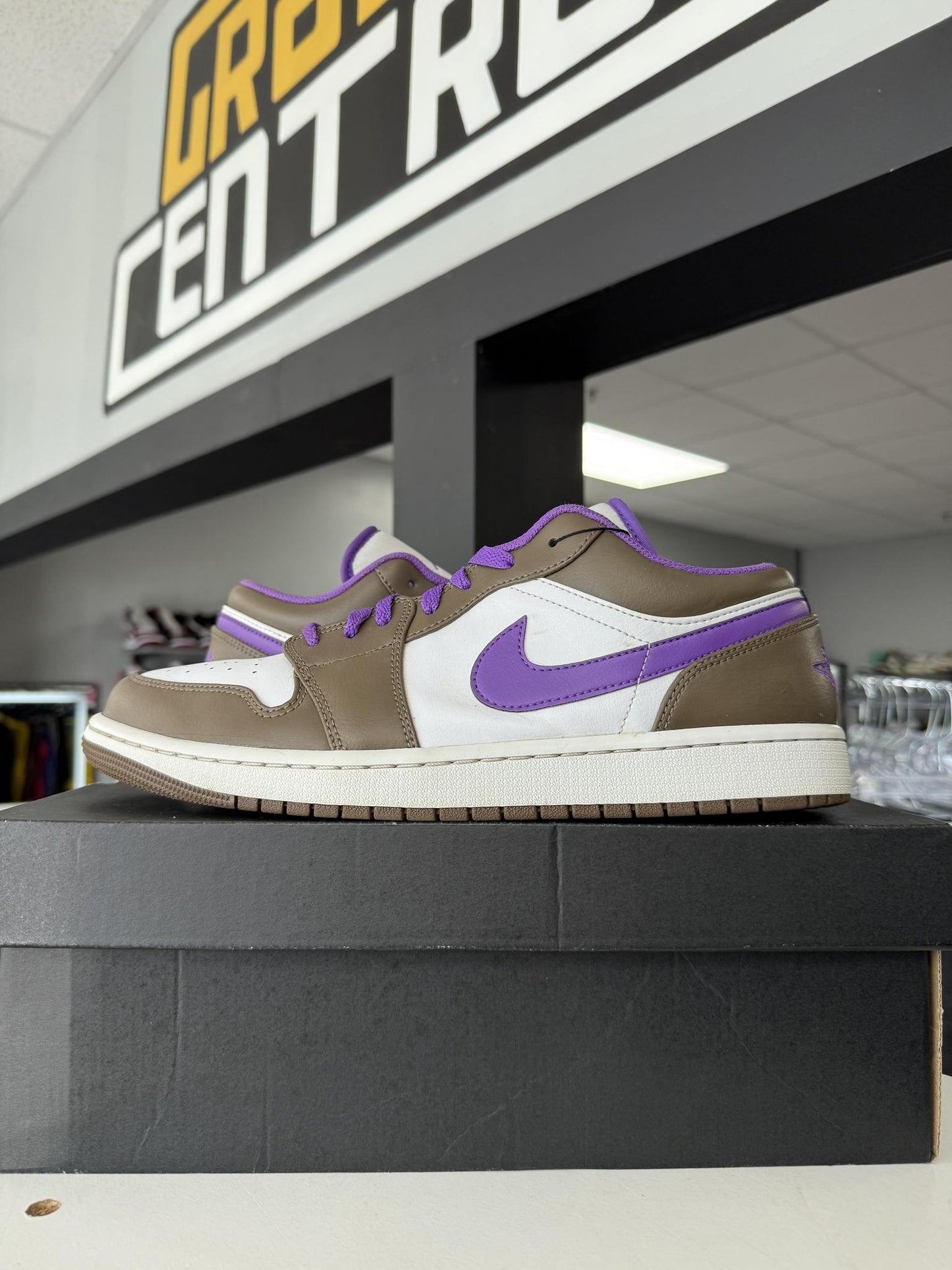 Jordan 1 Low "Purple Mocha" Used Size 12