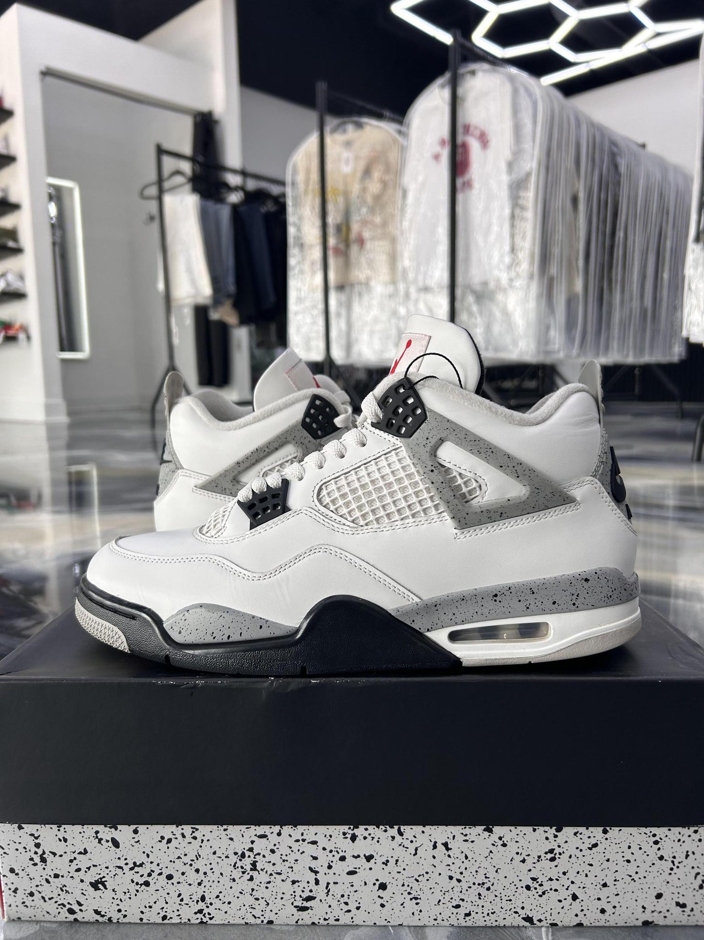 Jordan 4 "White Cement" Used Size 10.5