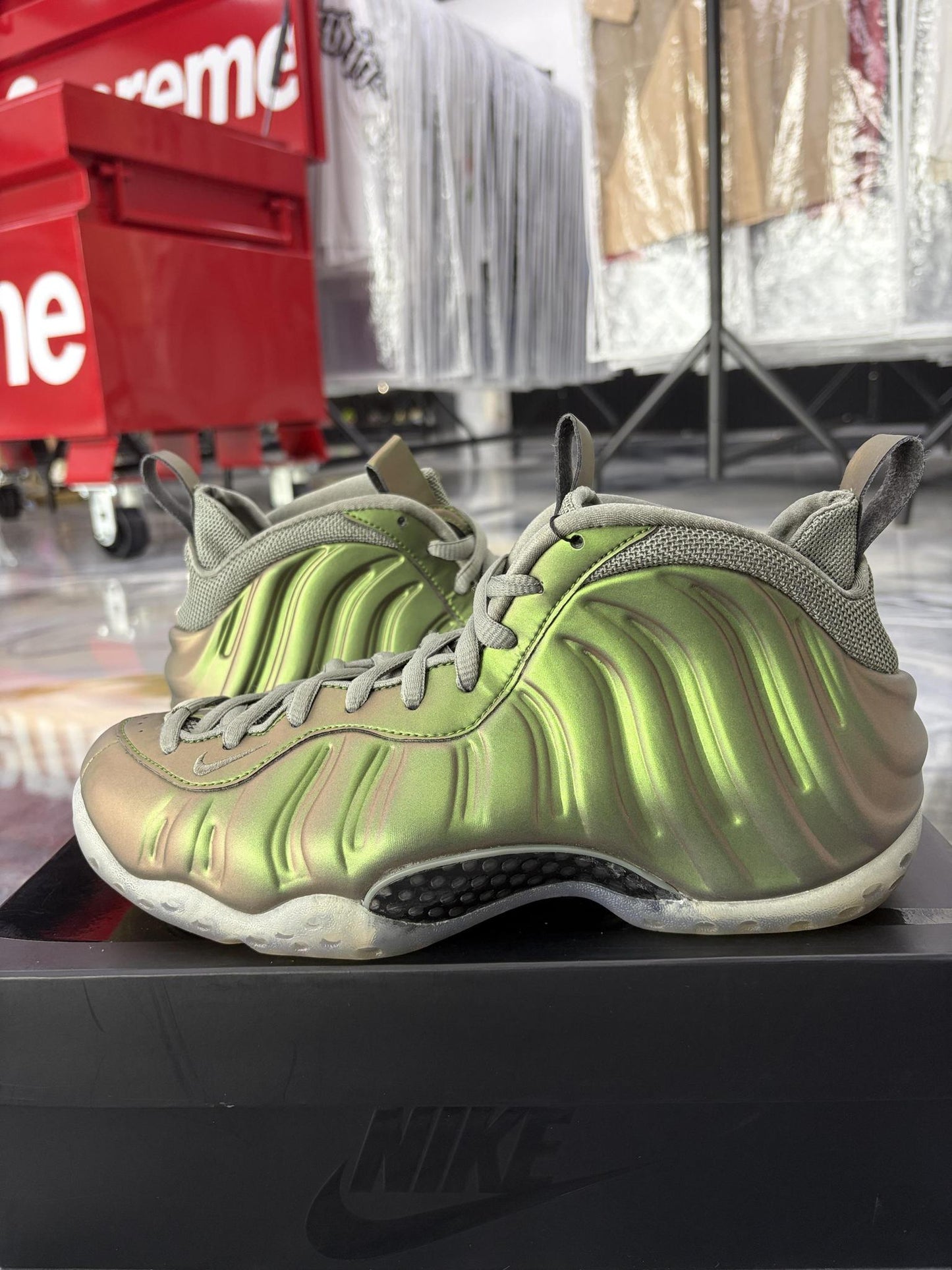 Nike Air Foamposite One "Iridescent" Used Size 7.5