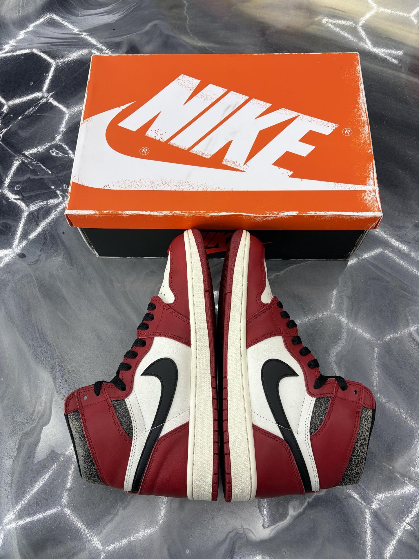 Jordan 1 "Chicago Lost & Found" Used Size 9