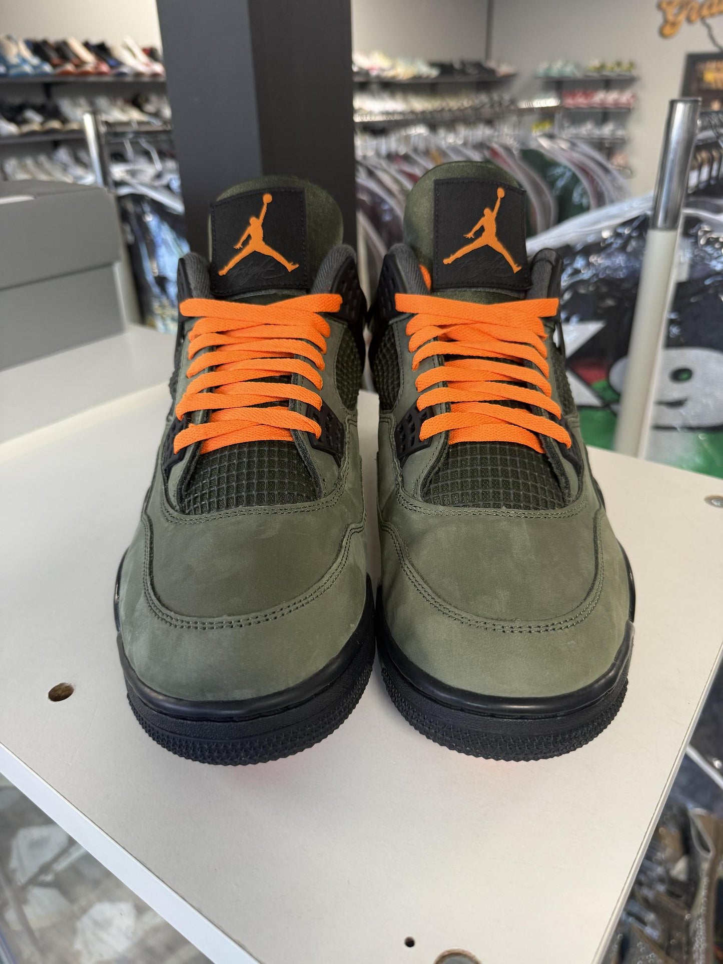 Jordan 4 Undefeated Used
