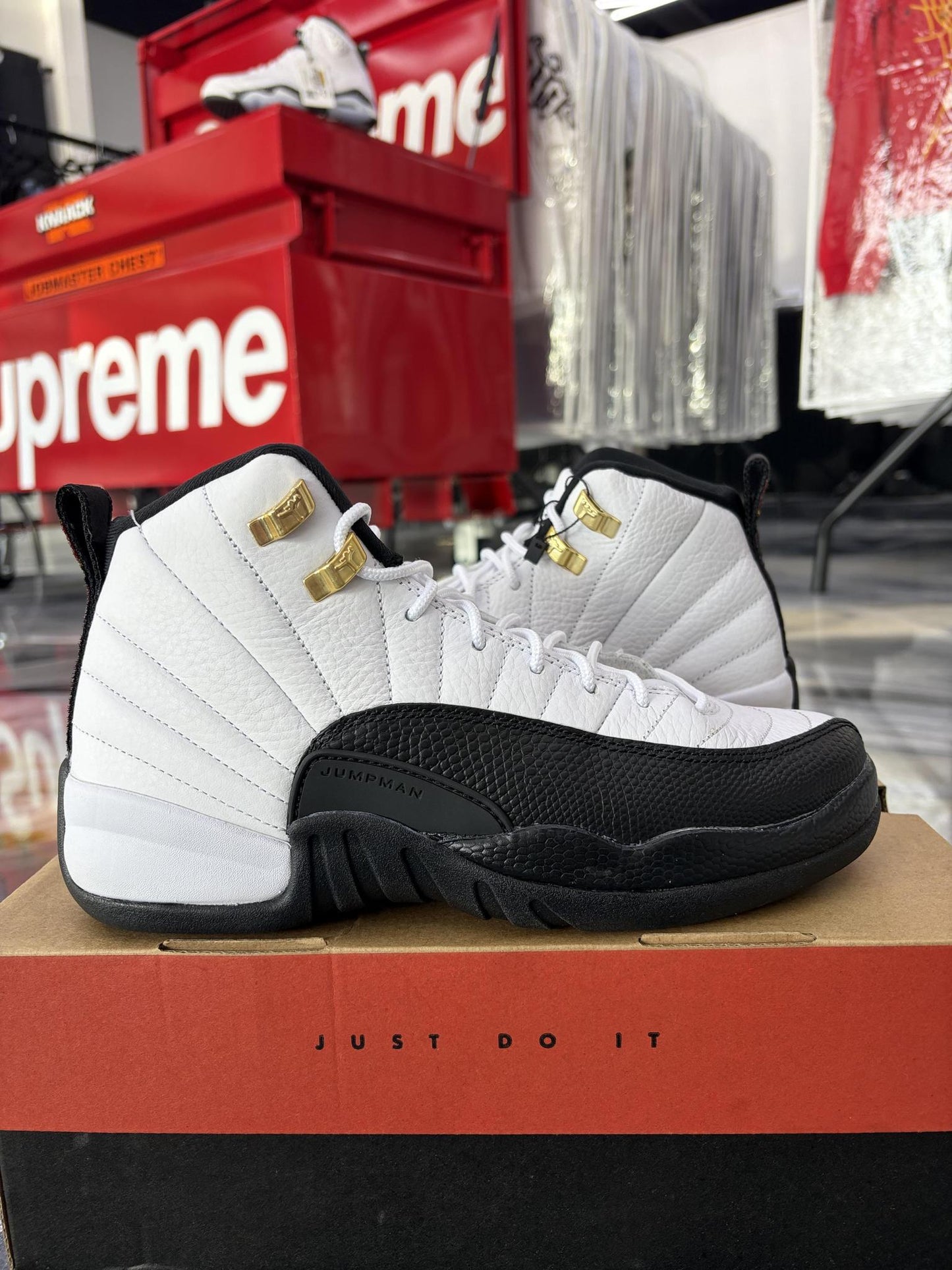 Jordan 12 "Taxi" Used Size 6.5Y/8W