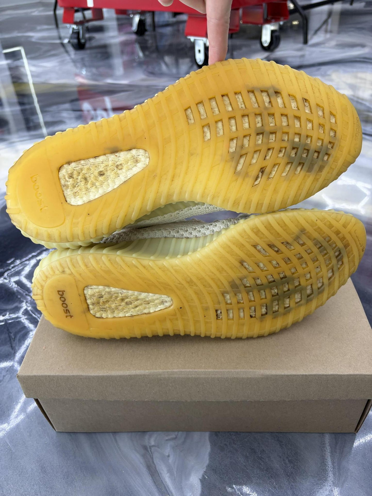 Adidas Yeezy 350 "Hyperspace" Used Size 12.5