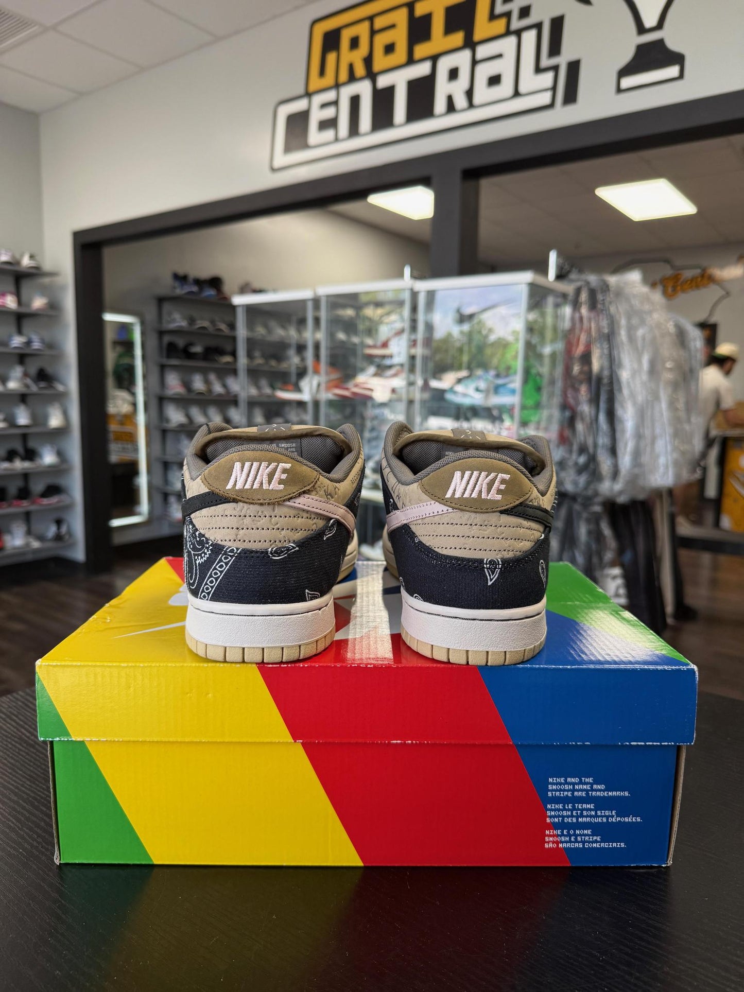 Nike SB Dunk Low x Travis Scott "Cactus Jack" Used Size 11