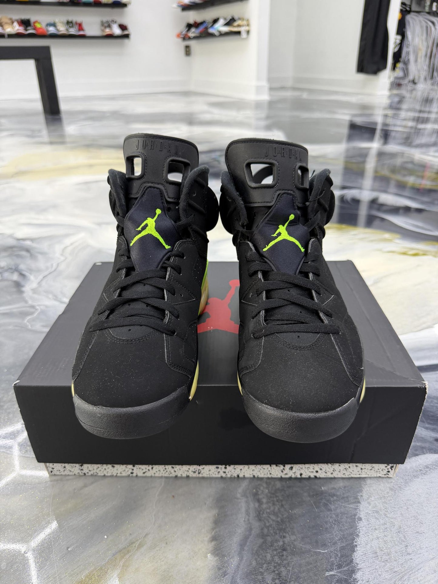 Jordan 6 Electric Green Used Size 9