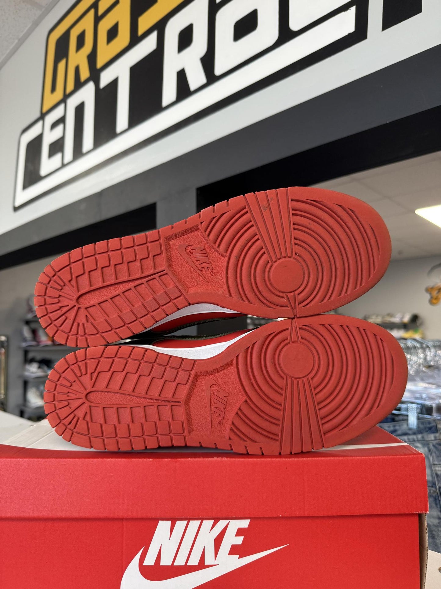 Dunk Low "Mystic Red" Used Size 10.5