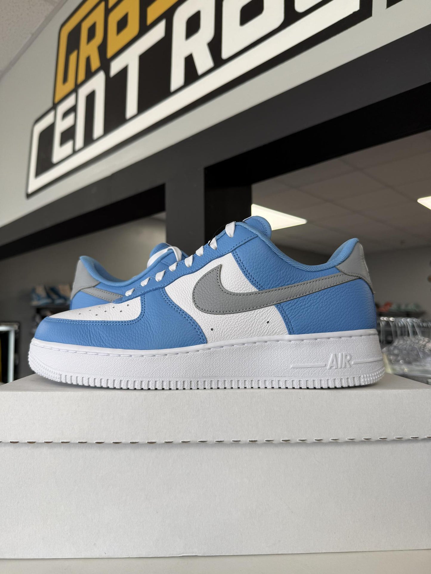 Nike Air Force 1 Low "University Blue" ID Used Size 12