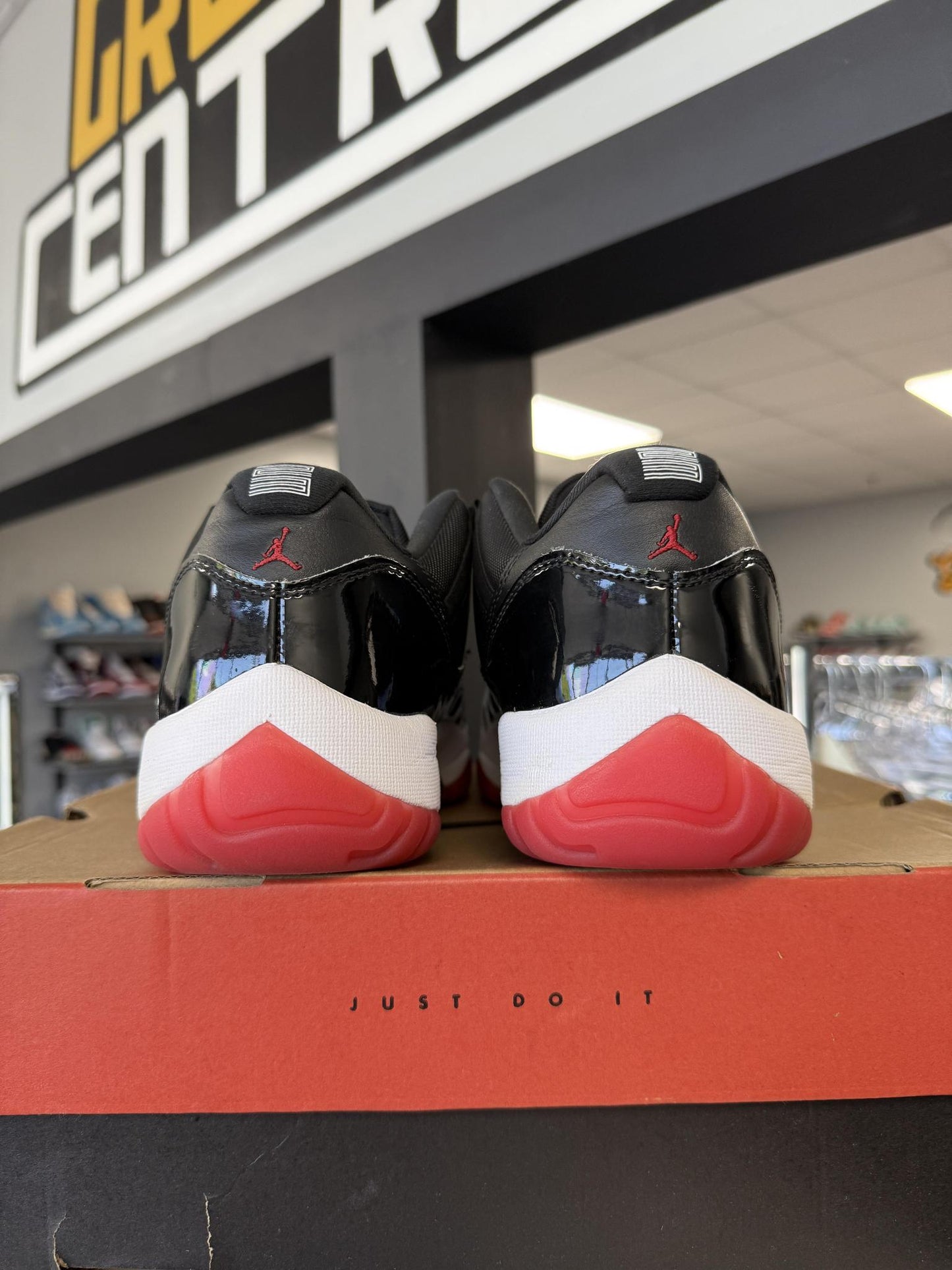Jordan 11 Low "Bred" Used Size 13