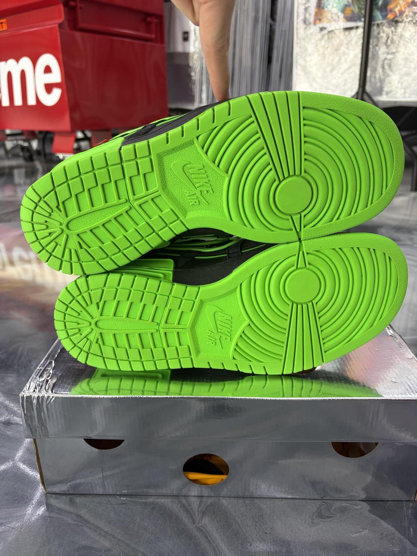 Nike Air Rubber Dunk Off "White Green" Used Size 10.5
