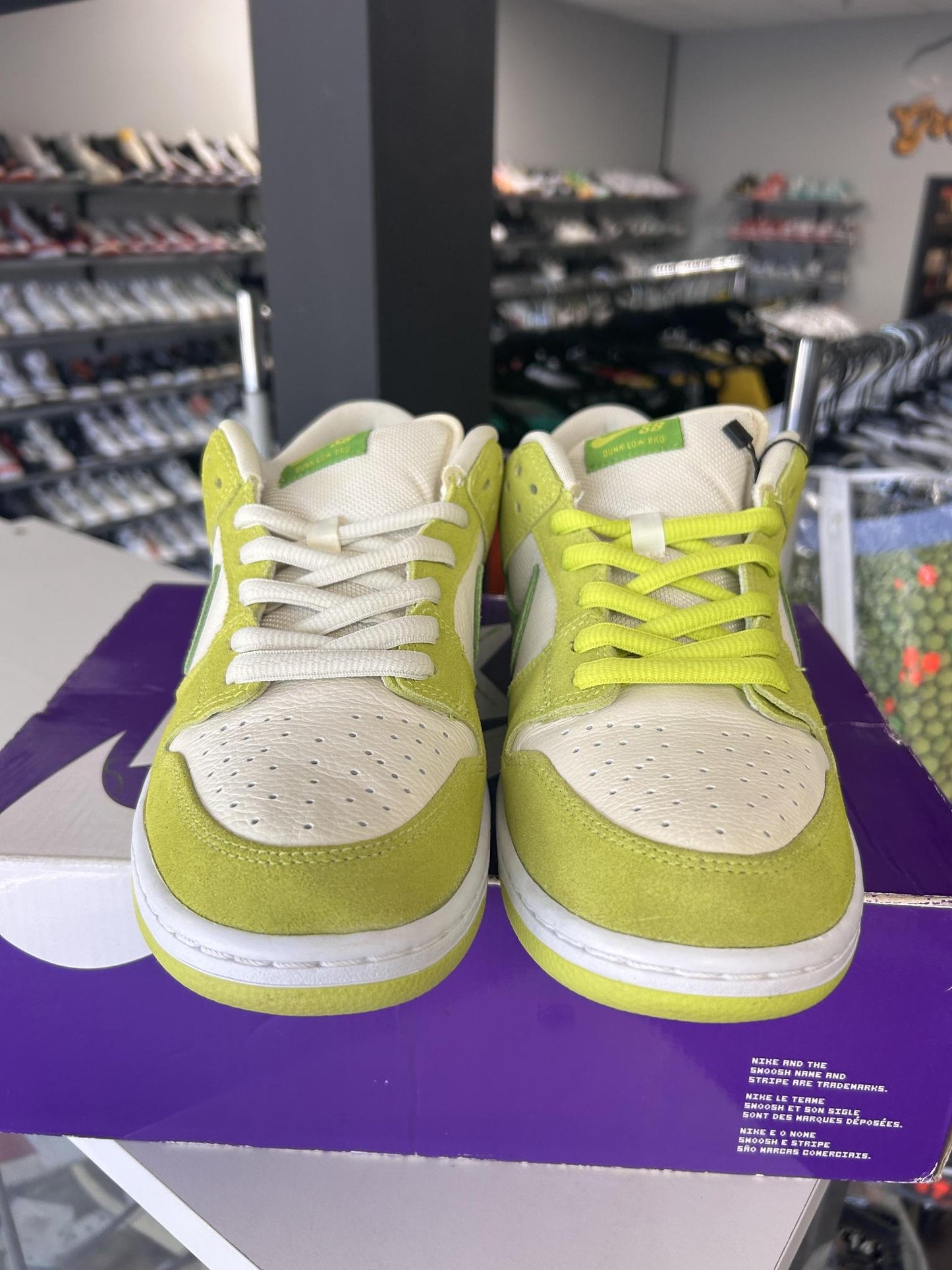 Dunk Low SB "Green Apple" Used Size 11