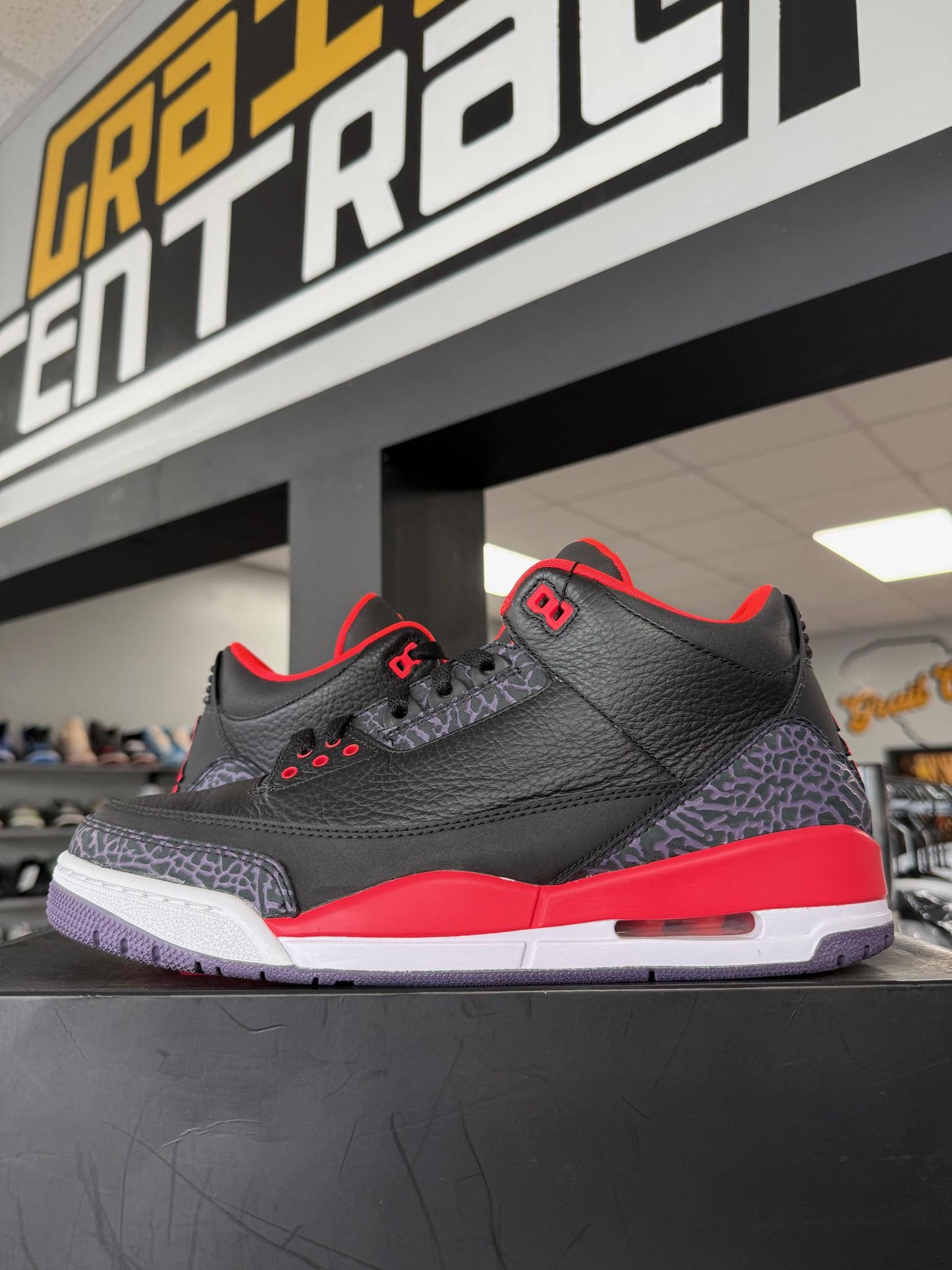 Jordan 3 "Crimson" Used Size 10.5