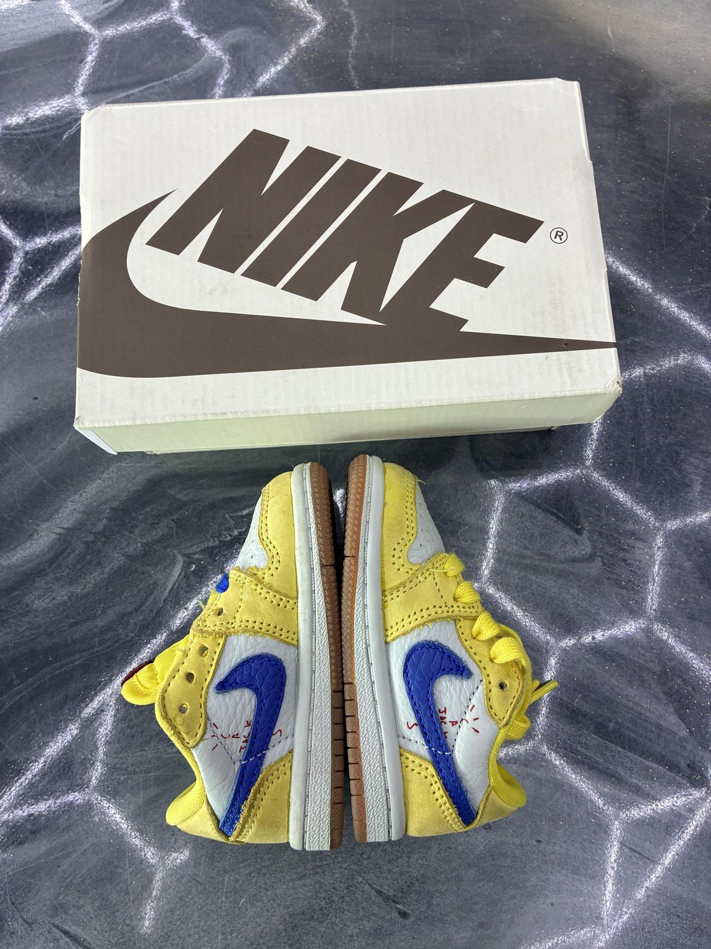 Jordan 1 Low Travis Scott Canary Used Size 4C