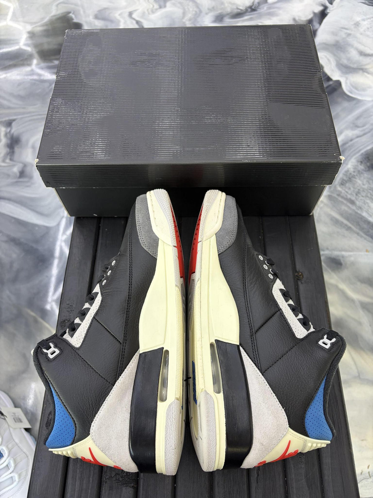 Jordan 4 "Rare Air" Used Size 9