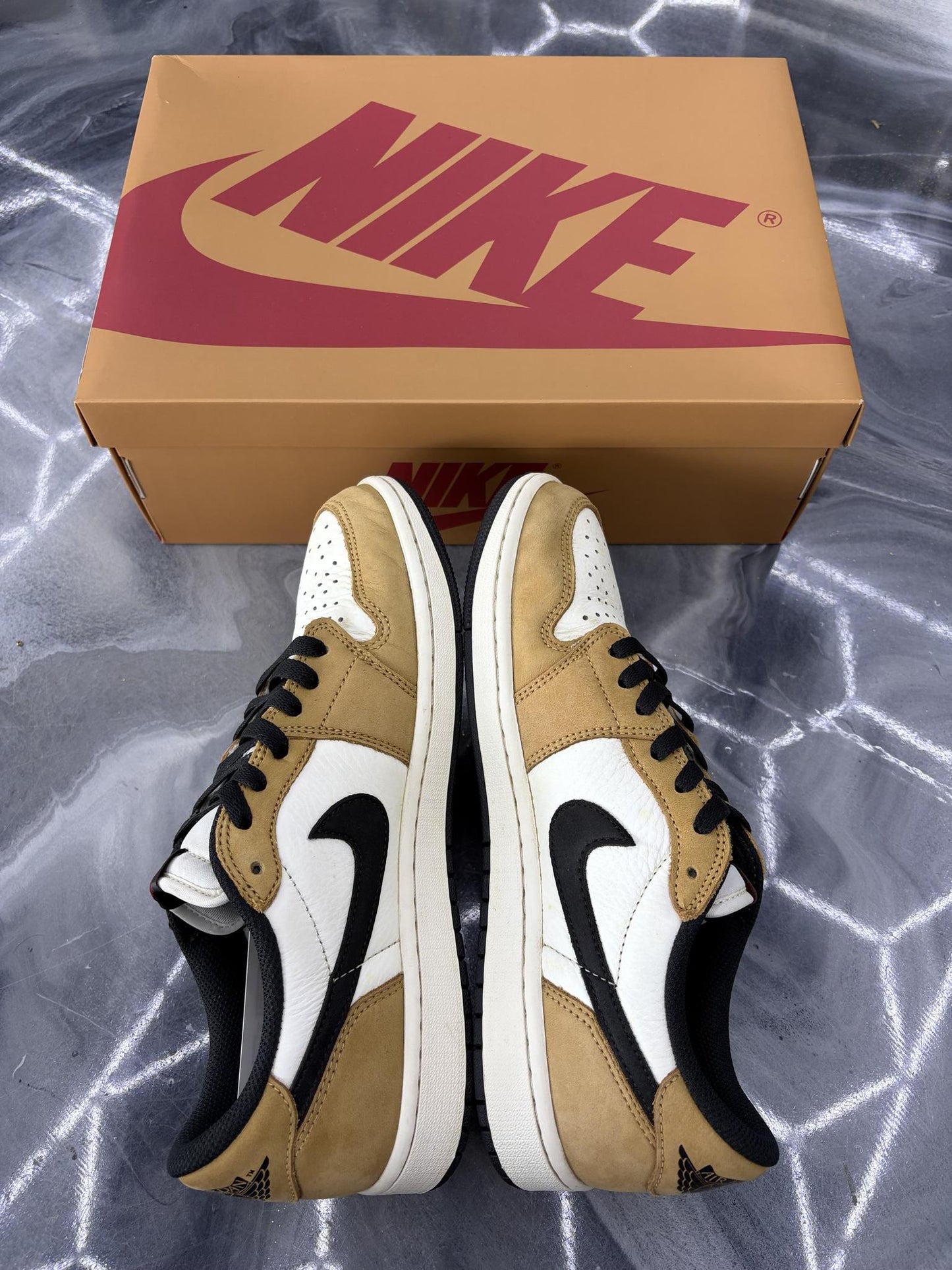 Jordan 1 Low "Rookie Of The Year" Used Size 9.5