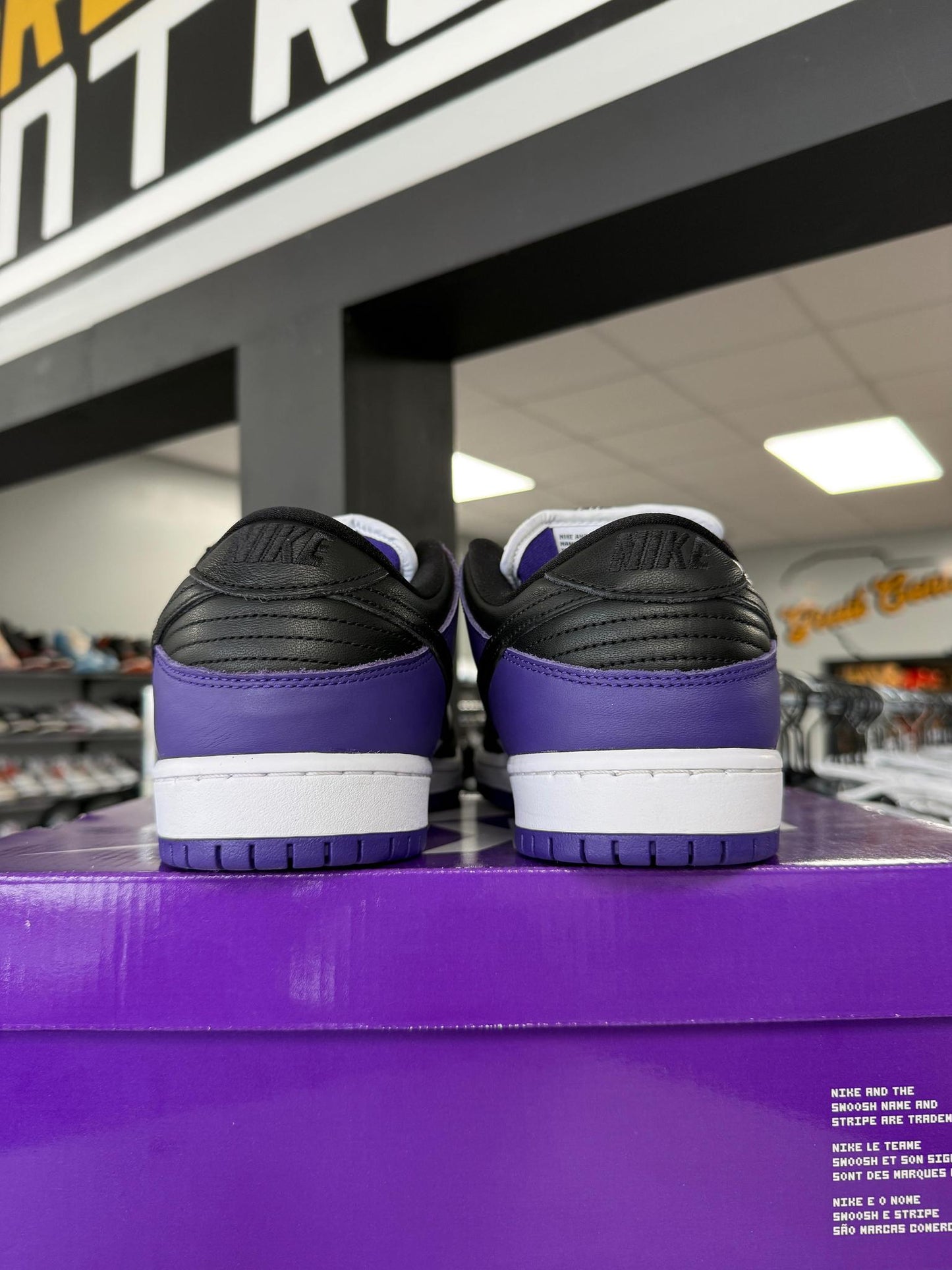 Nike SB Dunk Low "Court Purple" Used Size 11