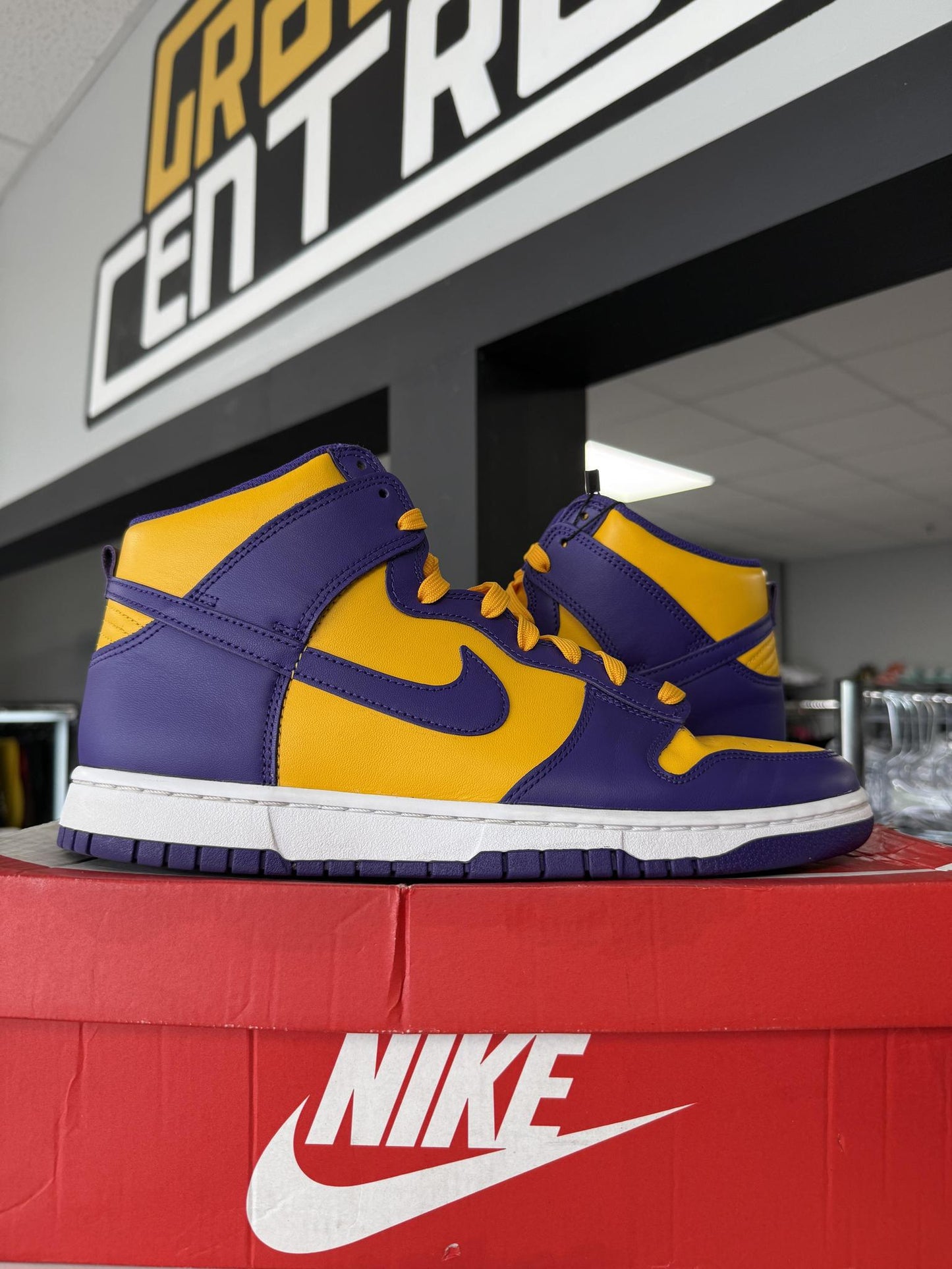 Nike Dunk High "Laker" Used Size 11