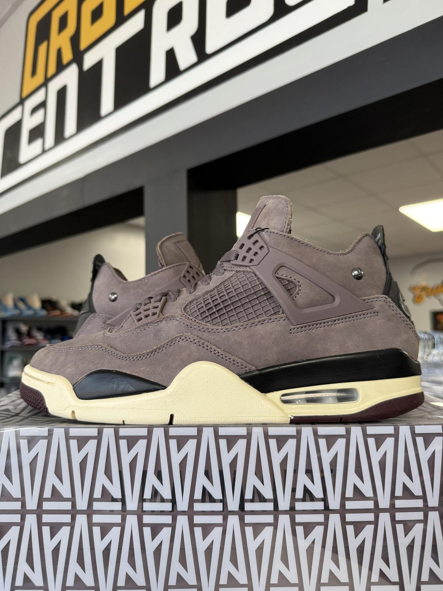 Jordan 4 "A Ma Maniere" Used Size 10