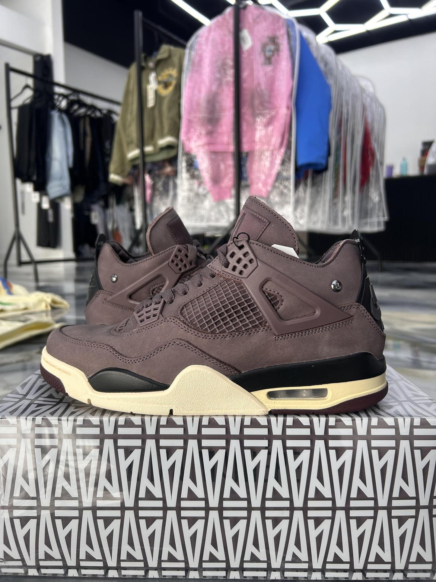 Jordan 4 Retro SP A Ma Maniére "Violet Ore" Used Size 9