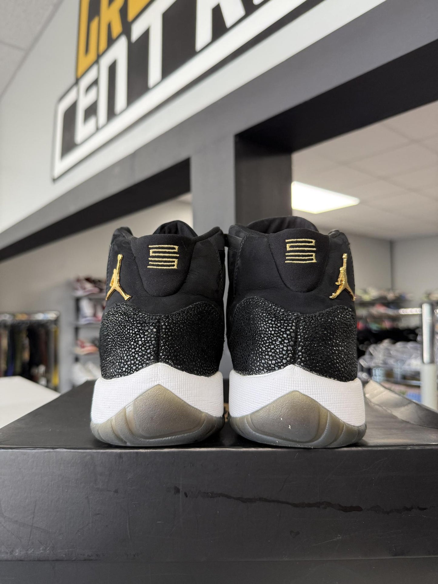 Jordan 11 "Stingray" Used Size 7Y/8.5W