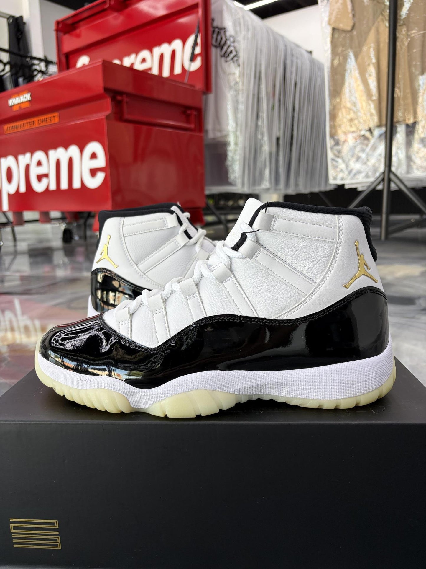 Jordan 11 "Gratitude" Used Size 10.5