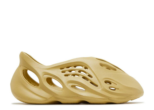 Yeezy Foam RNNR "Sulfur"