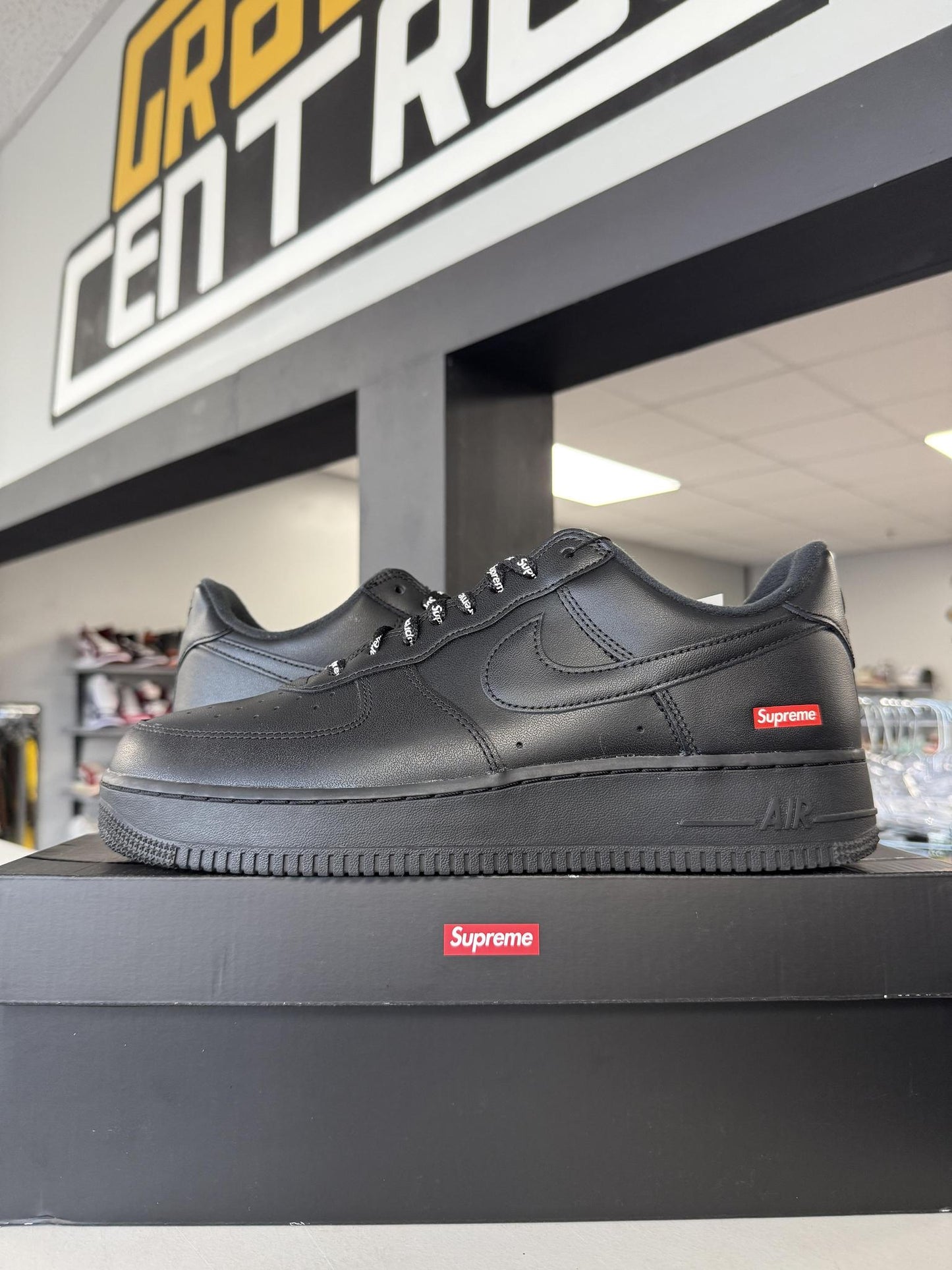 Nike Supreme AF1 Low "Black" Used Size 10