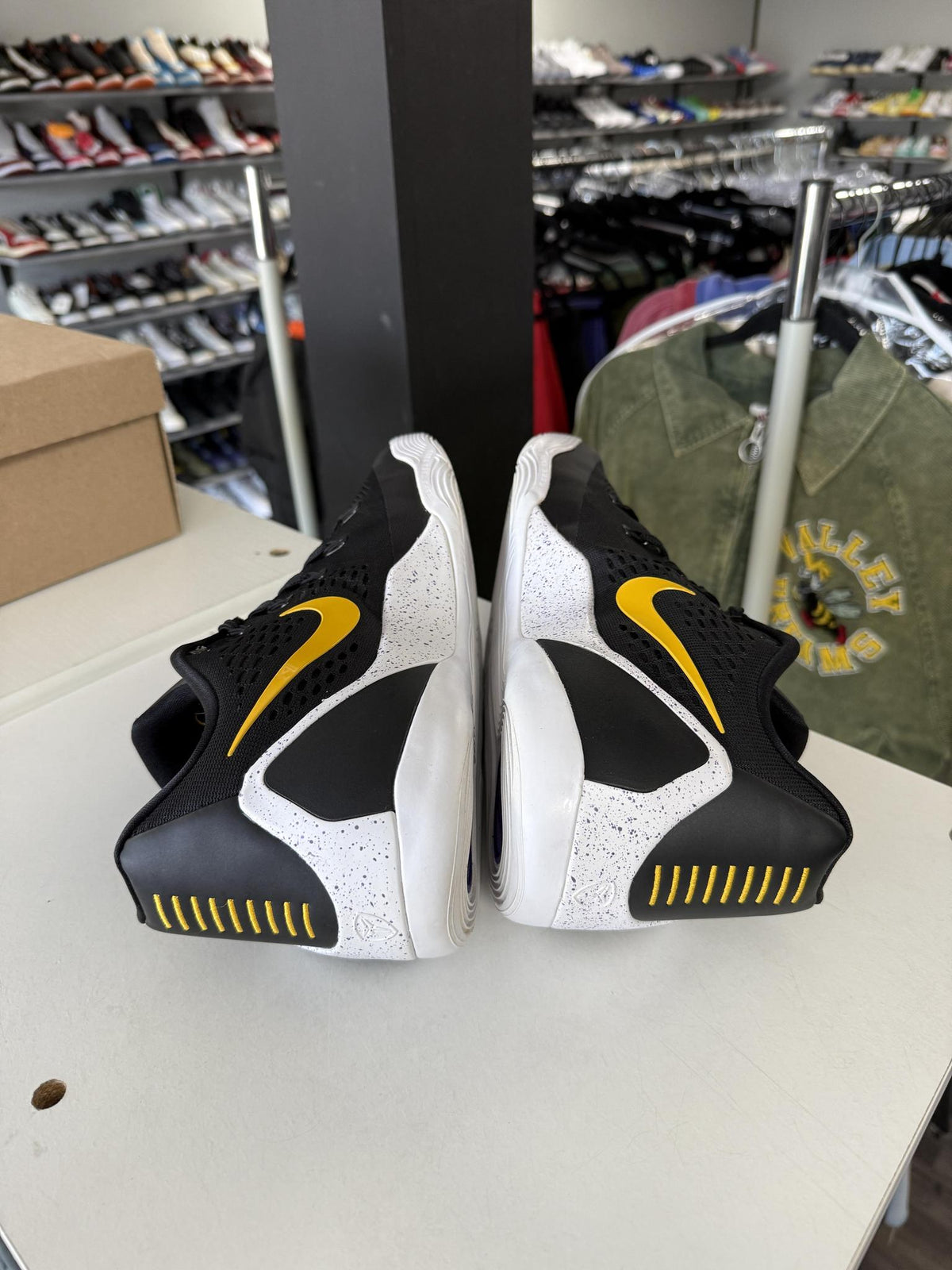Nike Kobe 9 Low Protro "Black University Gold" Used Size 11.5