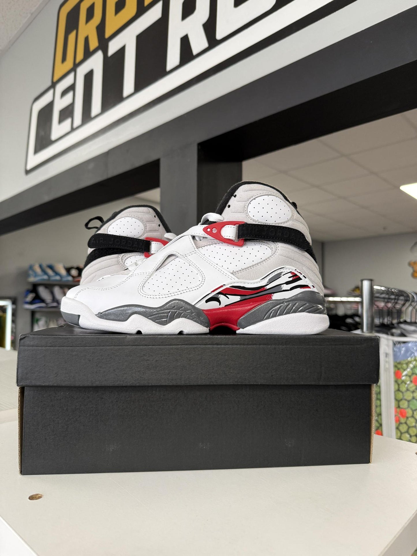 Jordan 8 "Bugs Bunny" Used Size 6.5Y/8W