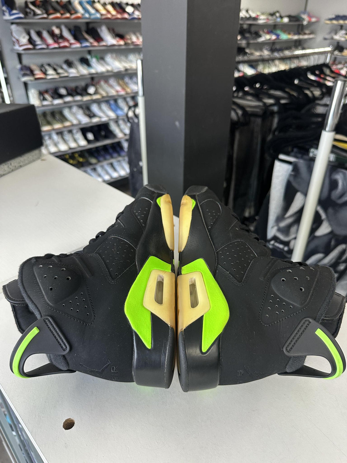 Jordan 6 "Electric Green" Size 9 Used