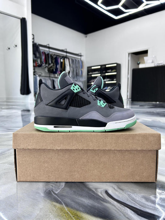 Jordan 4 "Green Glow" Used Size 7Y/8.5W