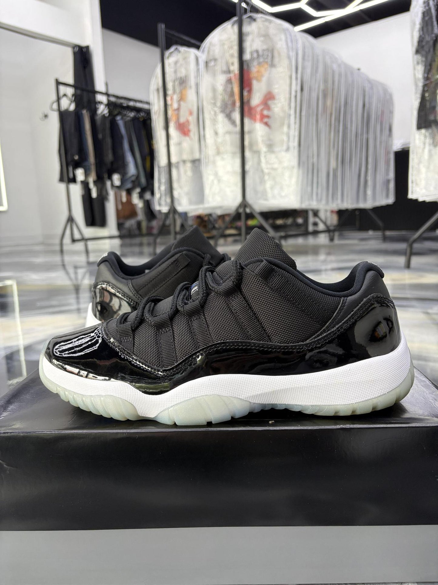 Jordan 11 Low "Space Jam" Used Size 9.5