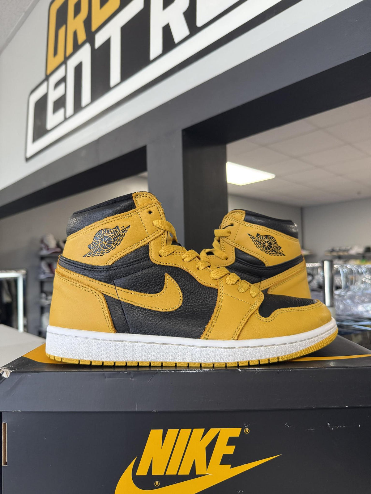 Jordan 1 "Pollen" Used Size 8