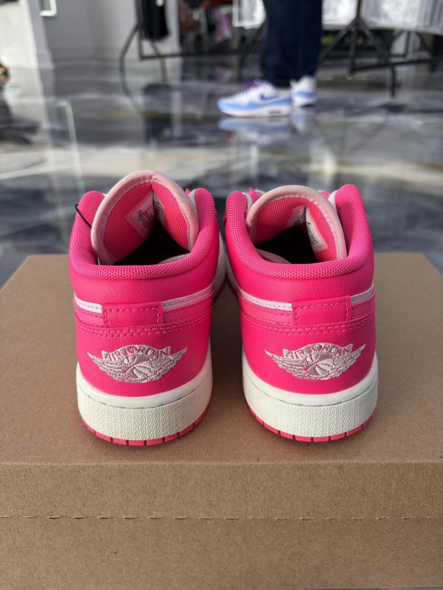 Jordan 1 Low "Valentine's Day" Used Size 4Y/5.5W