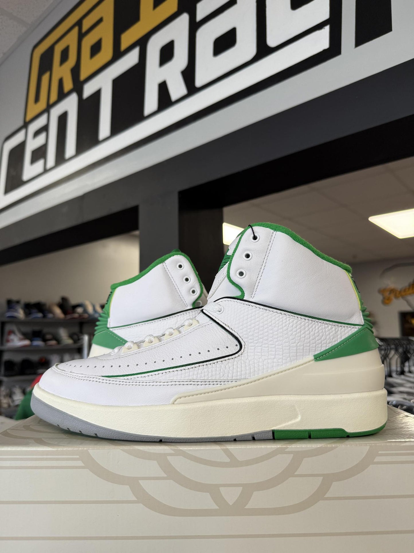 Jordan 2 "Lucky Green" Used Size 10