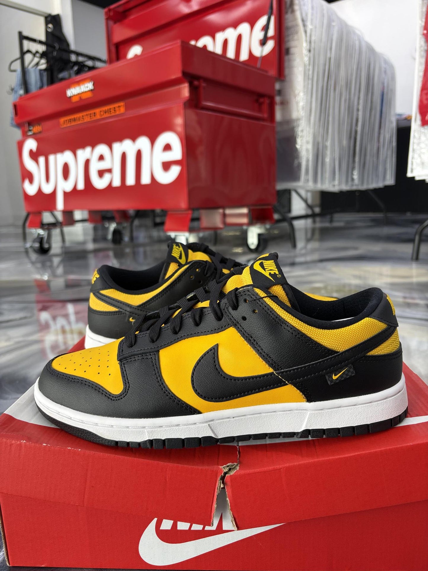 Nike Dunk Low "Reverse Goldenrod" Used Size 10