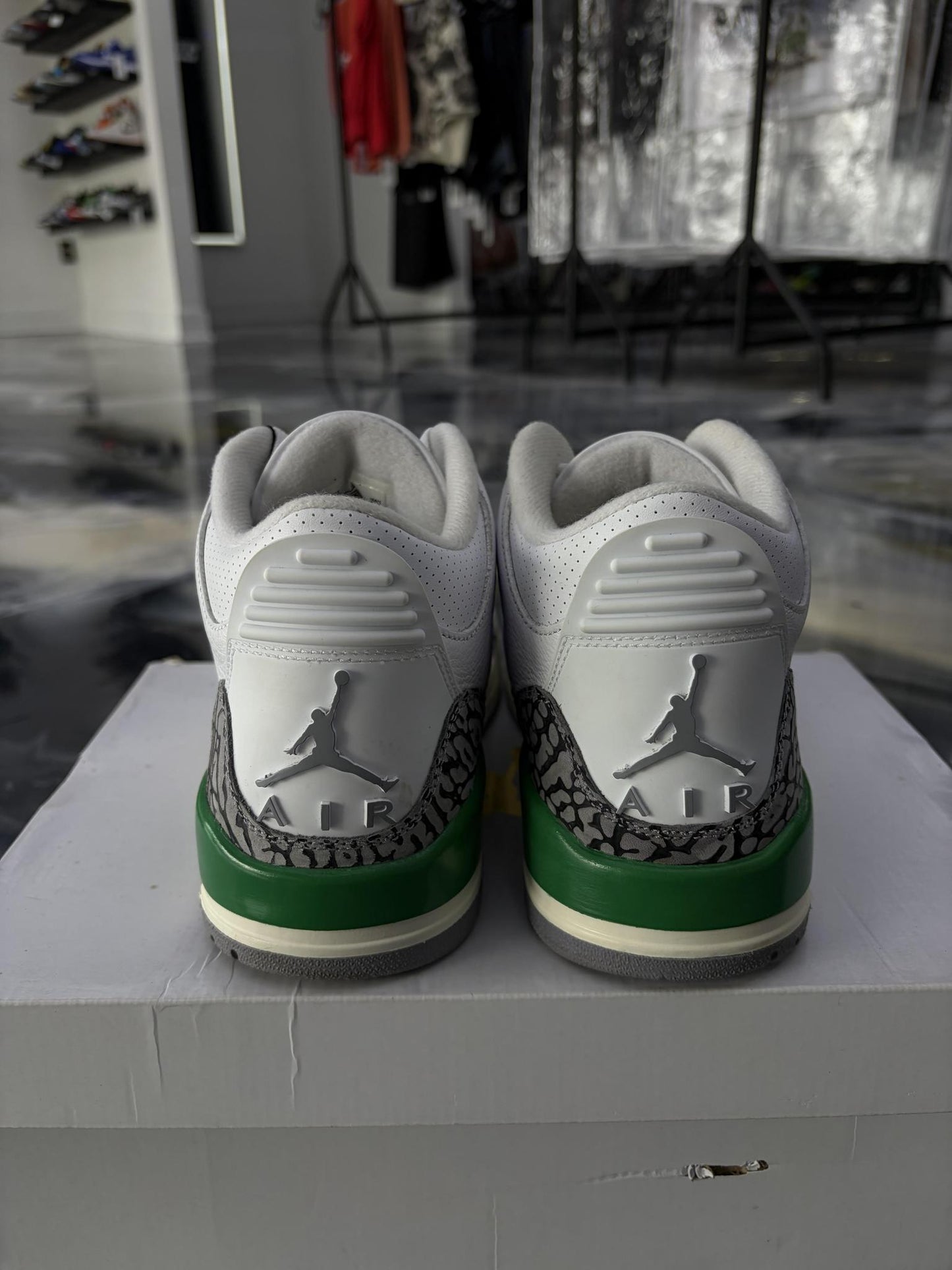 Jordan 3 "Lucky Green" Used Size 10.5W/9M