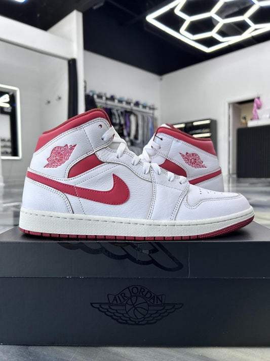 Jordan 1 Mid "Dune Red" Used Size 12