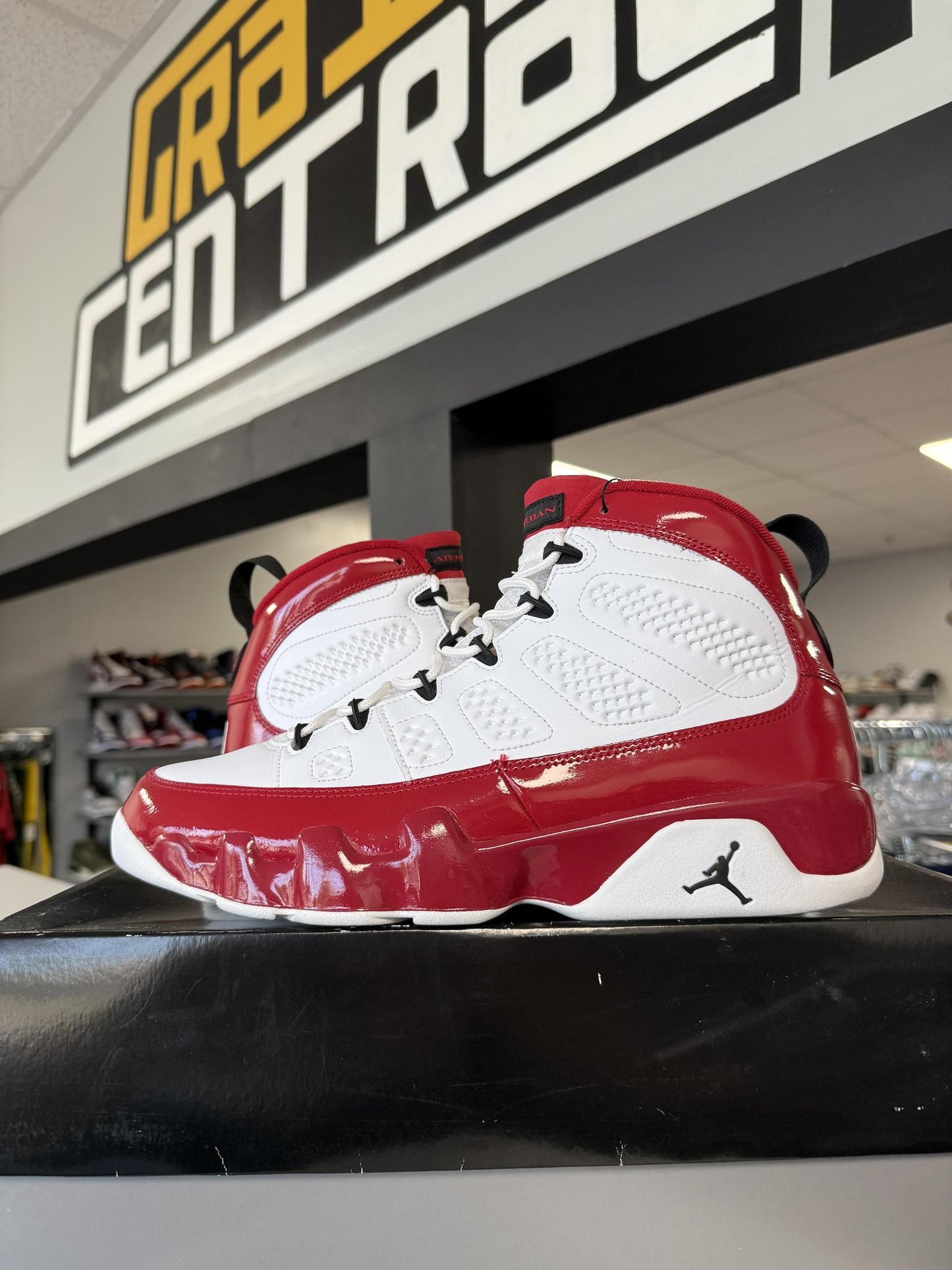 Jordan 9 "Gym Red" Used Size 11