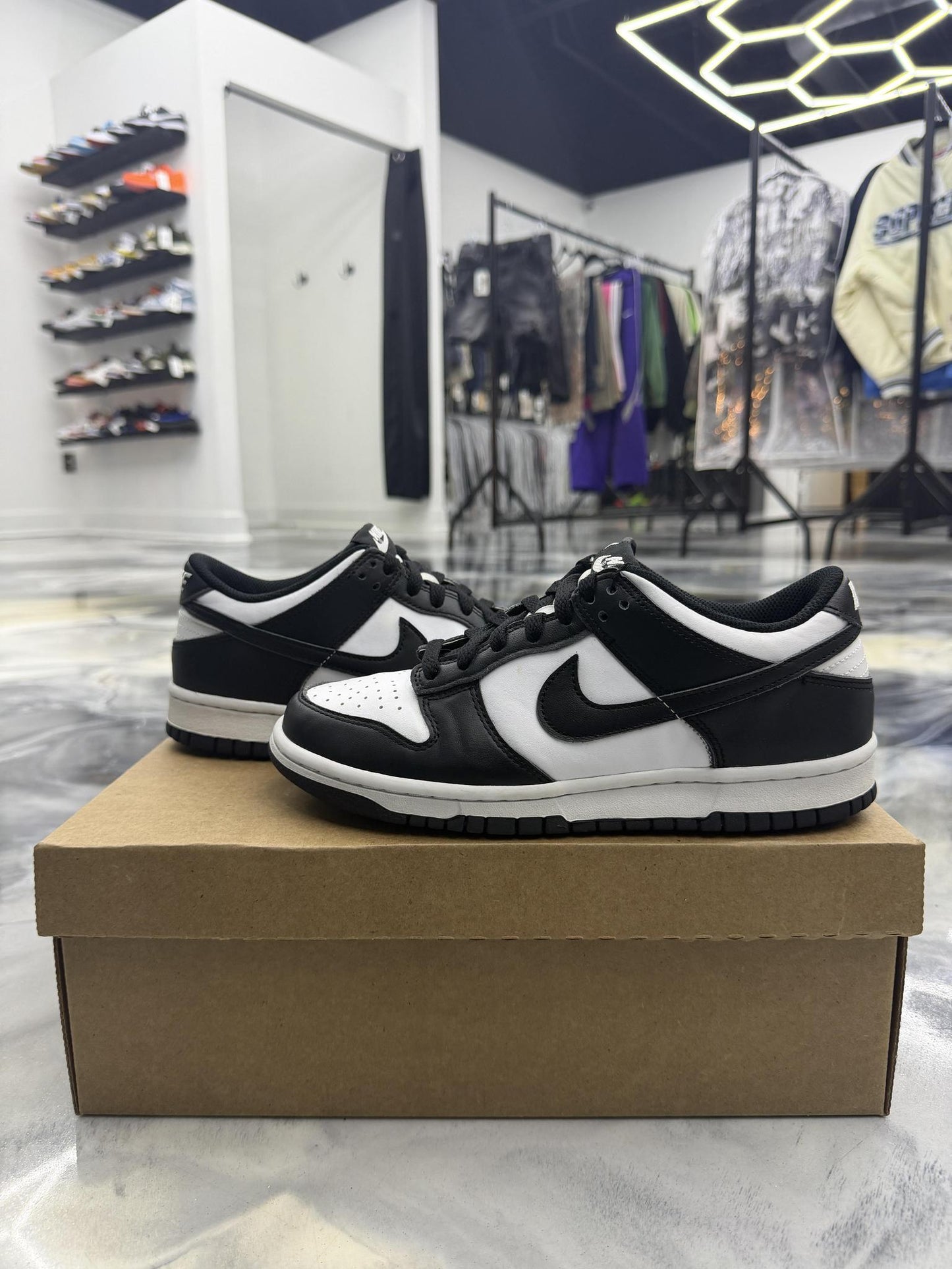 Nike Dunk Low "Panda" Size 6.5/8W