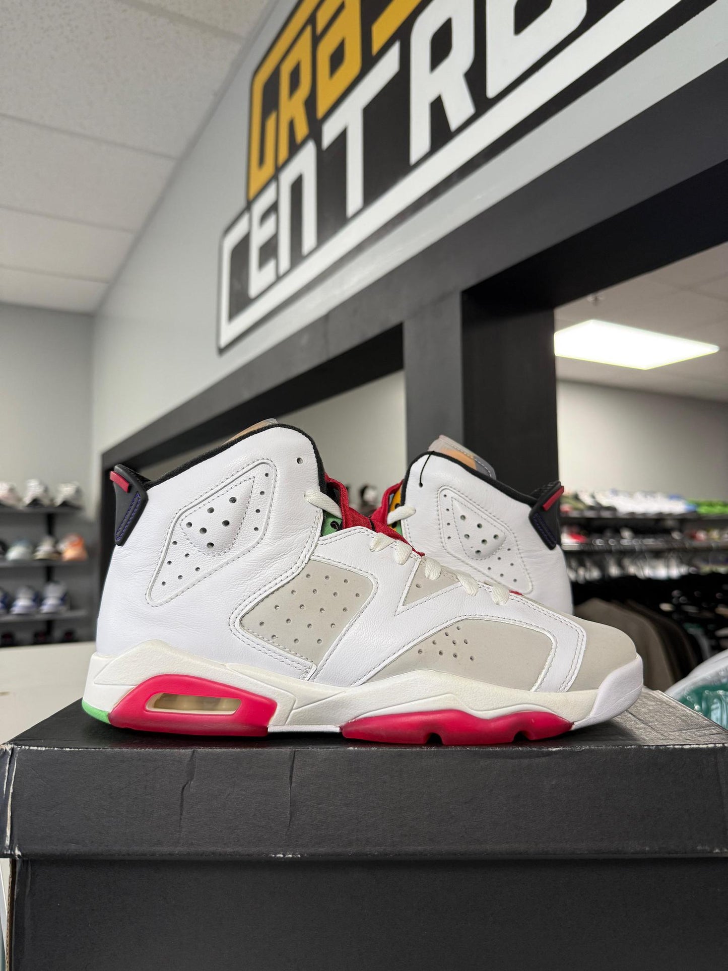 Jordan 6 "Hare" Used Size 7Y/8.5W