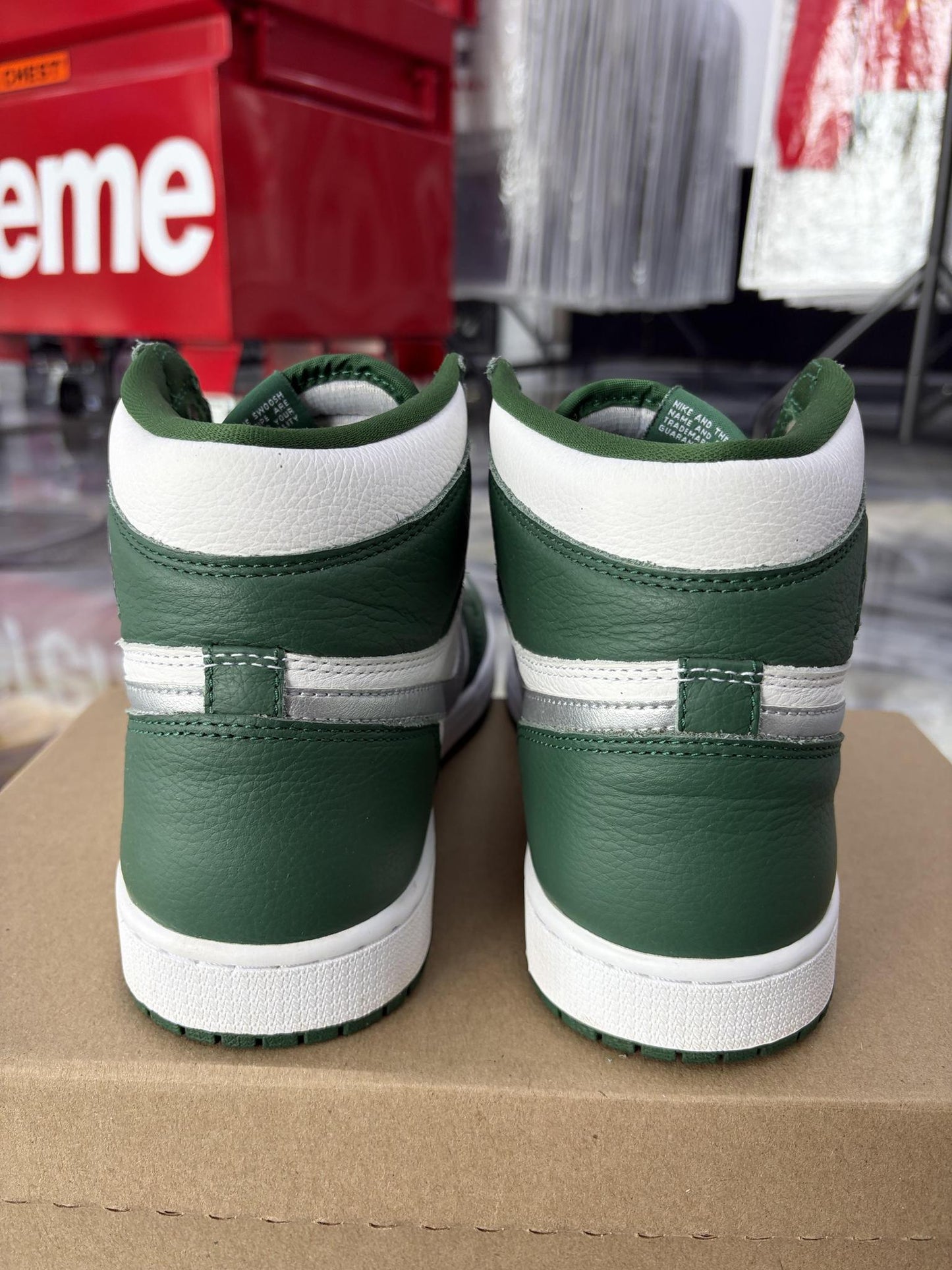 Jordan 1 Retro High OG "Gorge Green" Size 9.5