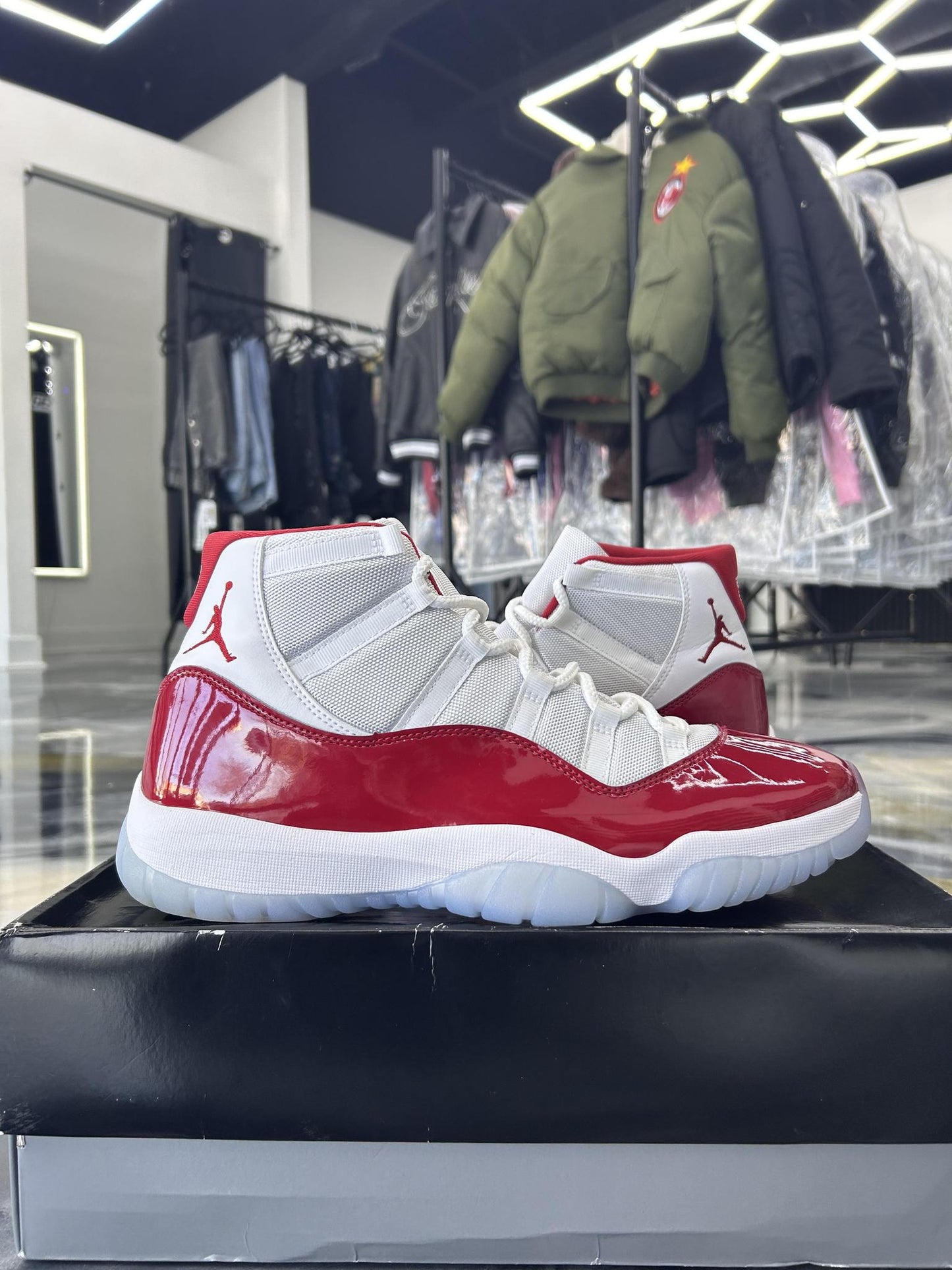 Jordan 11 "Cherry" Used Size 13
