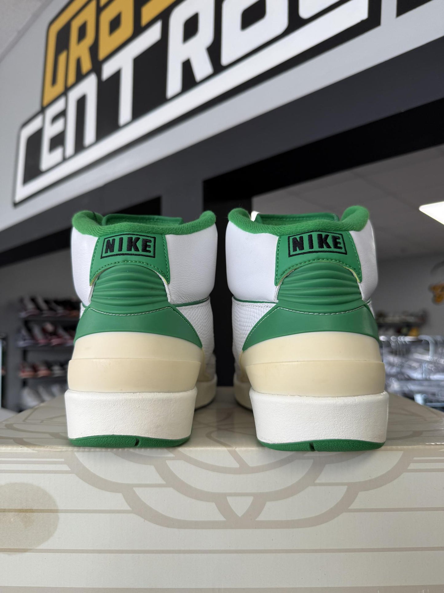 Jordan 2 "Lucky Green" Used Size 13