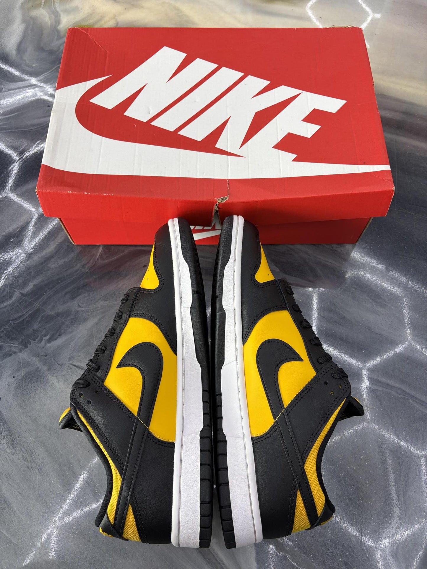 Nike Dunk Low "Reverse Goldenrod" Used Size 10