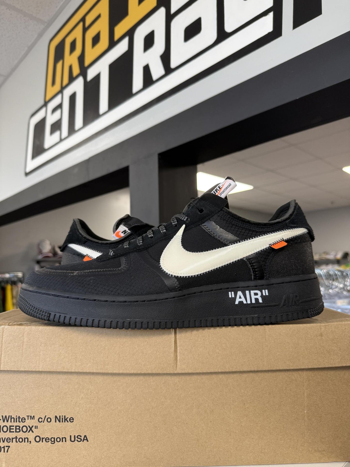 Nike Off White Air Force 1 "Black" Used Size 14