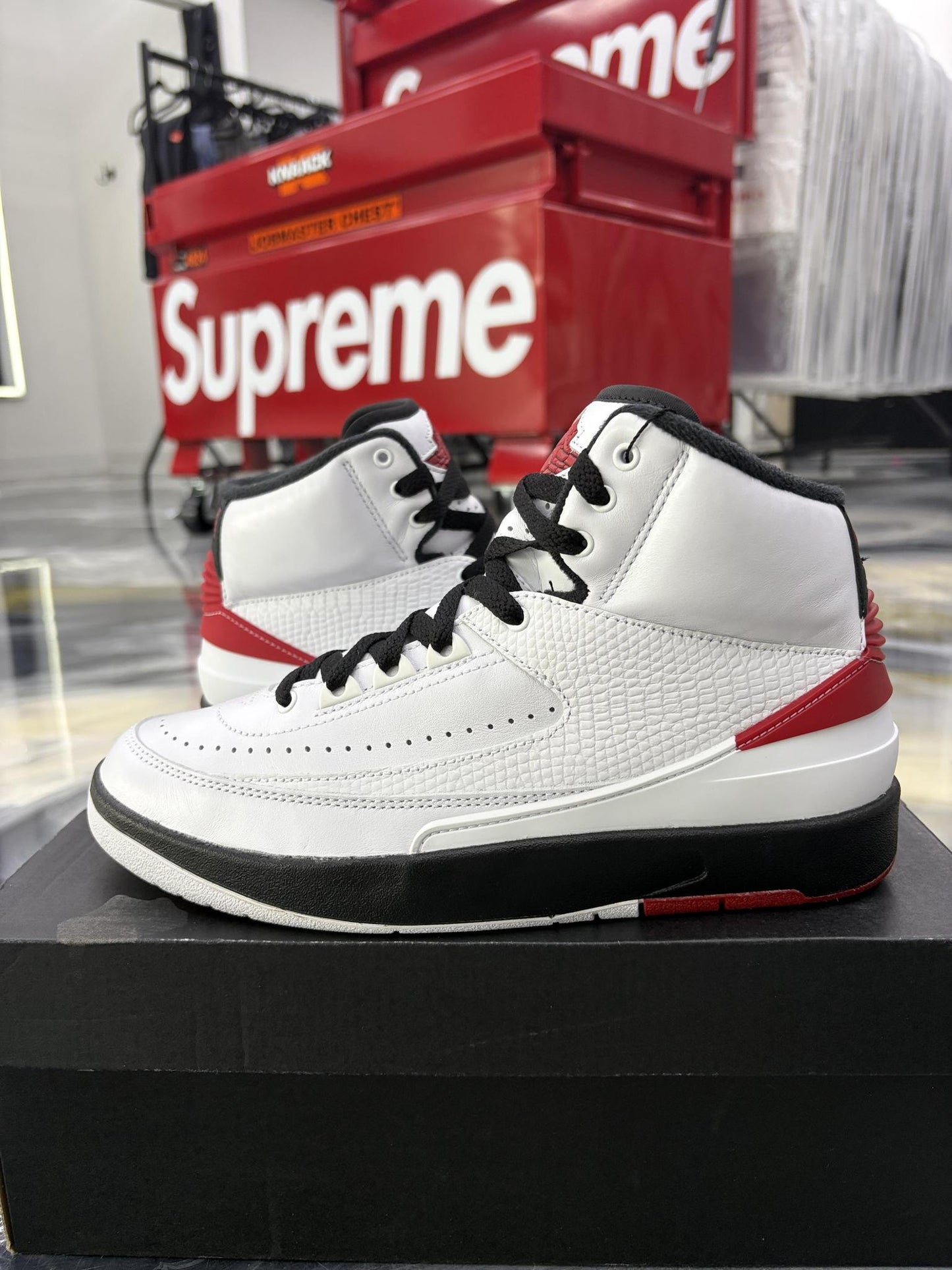 Jordan 2 "Chicago" Used Size 6.5Y/8W