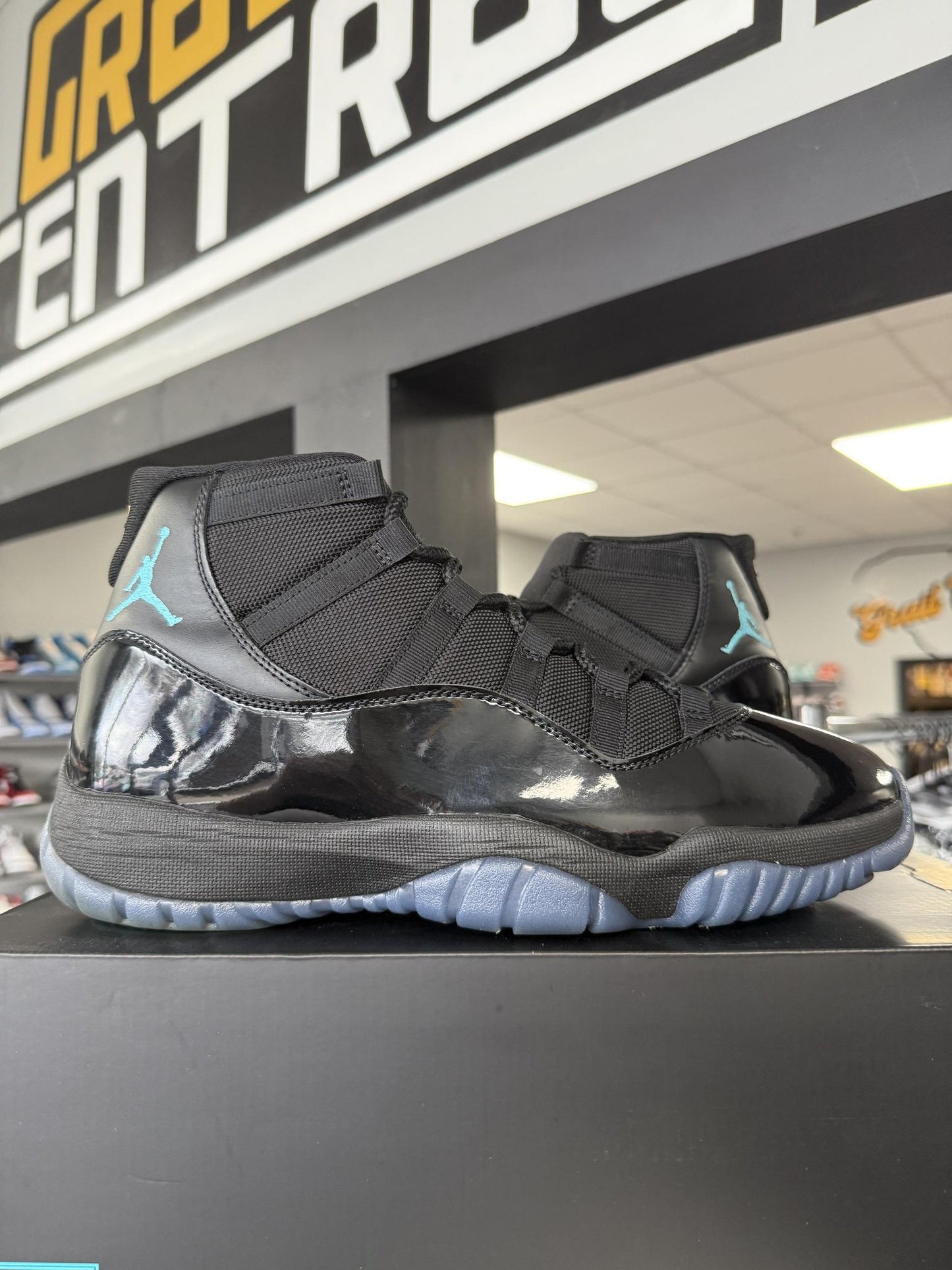 Jordan 11 "Gamma" Used Size 12