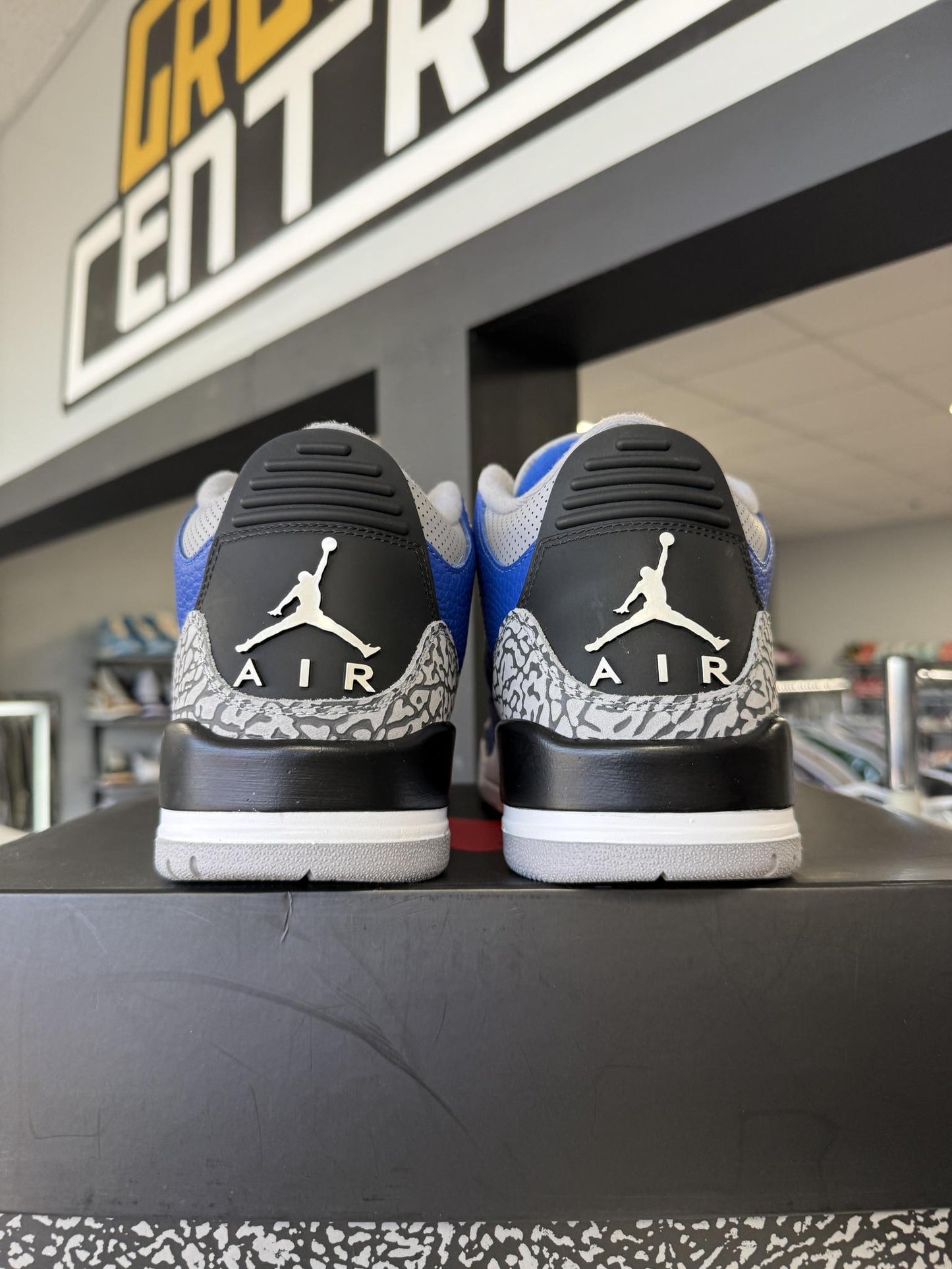 Jordan 3 "Varsity Royal" Used Size 12