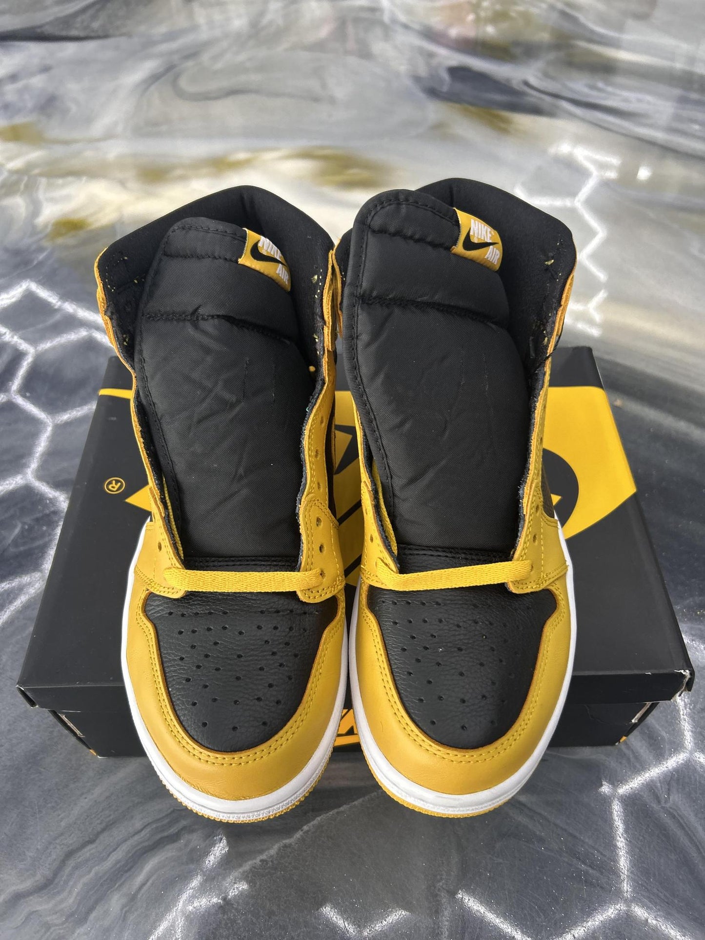 Jordan 1 "Pollen" Used Size 9